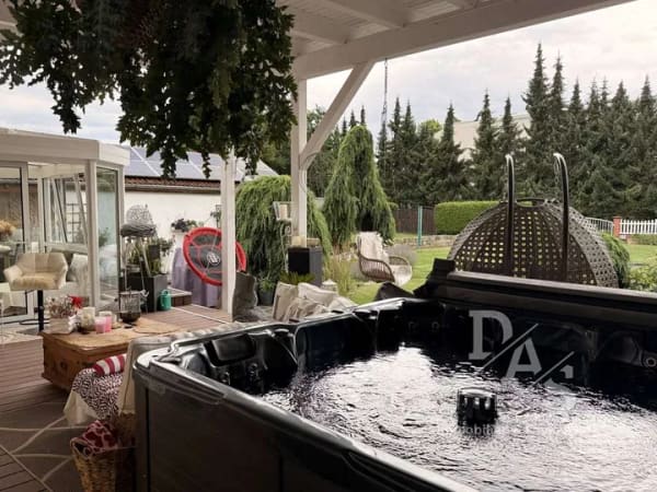 Immobilie in Seeland - Ankommen, wohlfühlen, Zuhause sein - Stilvolles Einfamilienhaus mit traumhaftem Garten. - Bild 2