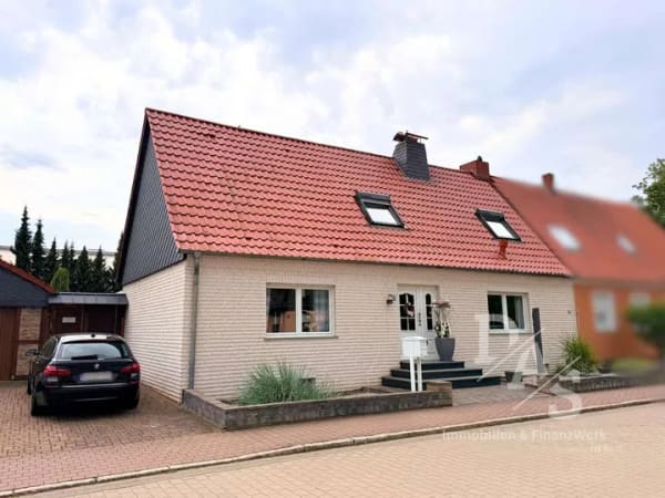 Immobilie in Seeland - Ankommen, wohlfühlen, Zuhause sein - Stilvolles Einfamilienhaus mit traumhaftem Garten. - Bild 3