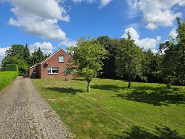 Immobilie in Detern - Landhaus in herrlicher Alleinlage mit Weide! - Bild 0