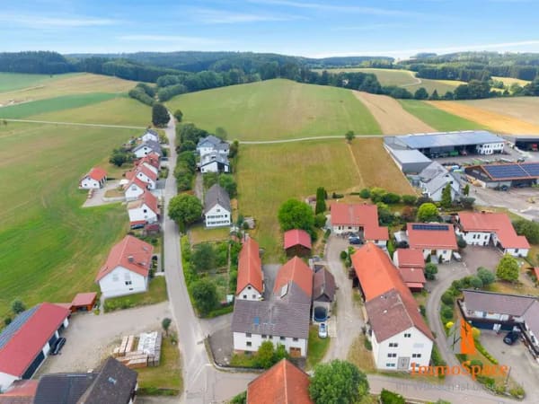 Immobilie in Aichen - *** EIN- bzw. ZWEIFAMILIENHAUS MIT GÄSTEHAUS+WERKSTATT+GARAGEN+STADEL UVM! *** - Bild 1