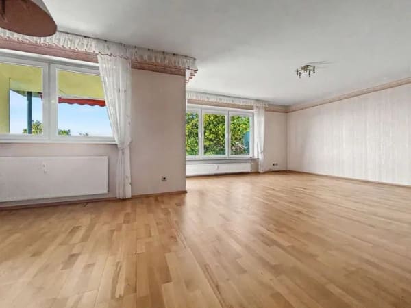 Immobilie in Hildesheim - Große 3,5-Zimmer-Wohnung mit Grünblick, Garage und zwei Balkonen in Hildesheim - Bild 3
