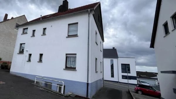Immobilie in Bad Camberg - Anleger aufgepasst, TOP-Rendite, 165qm solide Wfl., pflegeleichtes Grundstück - Bild 0