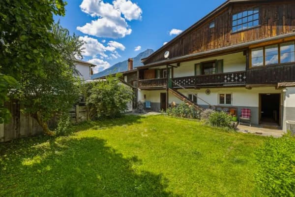 Immobilie in Garmisch-Partenkirchen - Einfamilienhaus mit Ladeneinheit im Zentrum von Garmisch - Bild 0