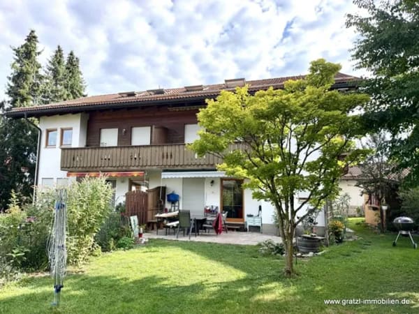 Immobilie in Ohlstadt - Gepflegte, schön geschnittene 2-Zimmer-Dachgeschoss-Wohnung mit Balkon in ruhiger Lage - Bild 0