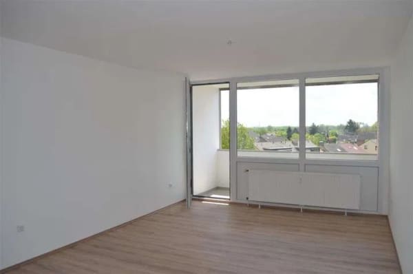 Immobilie in Moers - Modern sanierte Wohnung mit Balkon & Aufzug – vermietet in begehrter Lage - Bild 2