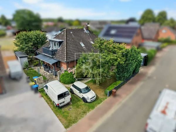 Immobilie in Aukrug - Gepflegtes Einfamilienhaus mit ca. 131 m² Wohnfläche und Vollkeller in Sackgassenlage von Aukrug-Inn - Bild 2