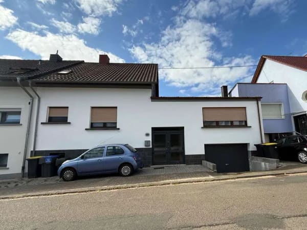 Immobilie in Lebach - Charmantes Einfamilienhaus mit Wintergarten, Anbau und schönem Garten in Lebach-Thalexweiler
 - Bild 0