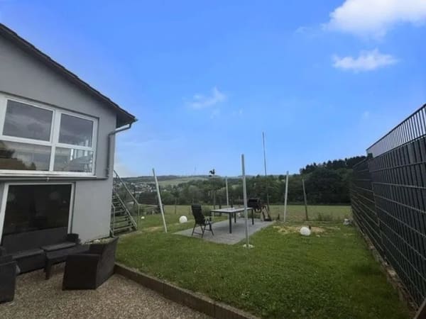 Immobilie in Lebach - Charmantes Einfamilienhaus mit Wintergarten, Anbau und schönem Garten in Lebach-Thalexweiler
 - Bild 2