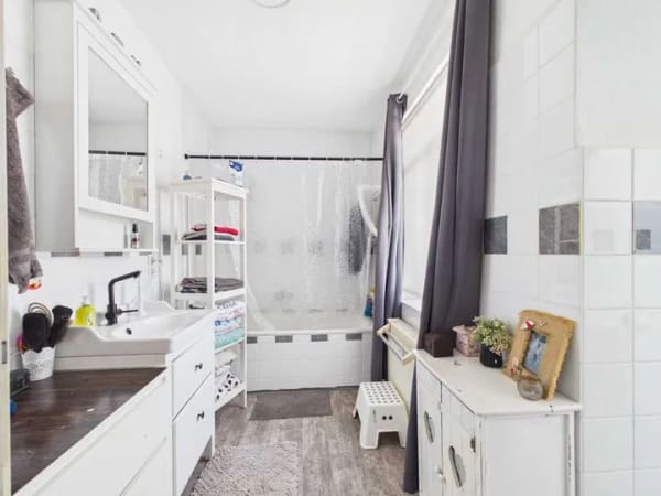 Immobilie in Bahrdorf - Großzügiges ZFH mit Garten, Garage und flexiblen Möglichkeiten - Bild 2