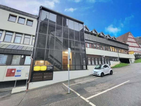 Immobilie in Calw - Vom Gewerbe zur Traumwohnung: Ihr Umbauprojekt am Calwer Marktplatz mit durchdachter Wohnraumplanung - Bild 1