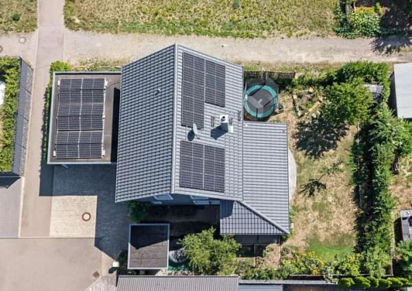 Immobilie in Hirrlingen - Modernes, neuwertiges Einfamilienhaus mit hochwertigem Anbau in Hirrlingen! - Bild 2