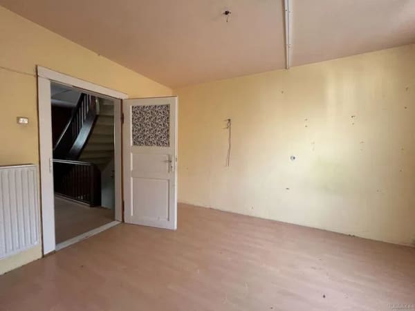 Immobilie in Landau in der Pfalz - Renovierungsbedürftige Doppelhaushälfte mit Hof - Bild 4