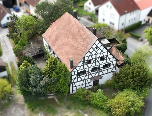 Immobilie in Neustadt an der Aisch - Historisch Wohnen - Leben - Wohlfühlen Denkmalschutzimmobilie zum Sofortbezug! - Bild 0