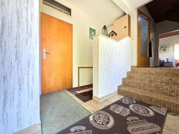 Immobilie in Bad Soden - Gemütliches 2-Familienhaus mit Geschichte in Bad Soden - Neuenhain: Vielseitig nutzbar mit Garten un - Bild 1
