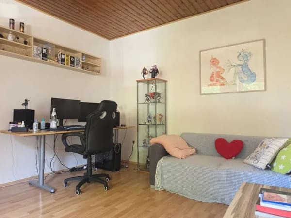 Immobilie in Bad Soden - Gemütliches 2-Familienhaus mit Geschichte in Bad Soden - Neuenhain: Vielseitig nutzbar mit Garten un - Bild 2
