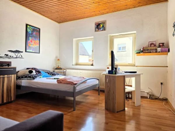 Immobilie in Bad Soden - Gemütliches 2-Familienhaus mit Geschichte in Bad Soden - Neuenhain: Vielseitig nutzbar mit Garten un - Bild 4