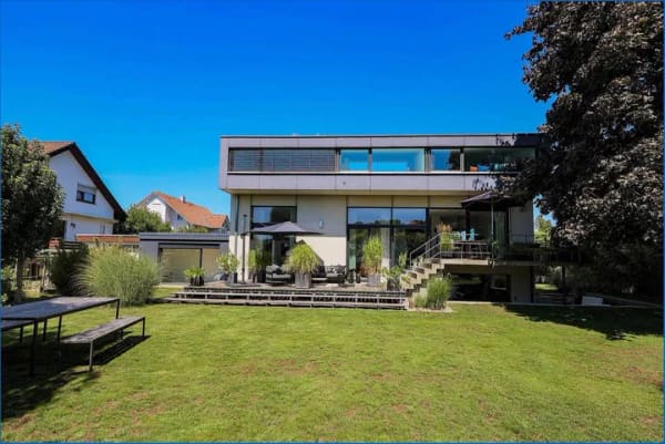 Immobilie in Moos - Architektonisch anspruchsvolle Villa in Moos - Wohnen mit besonderem Flair - Bild 0