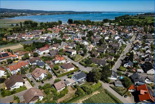 Immobilie in Moos - Architektonisch anspruchsvolle Villa in Moos - Wohnen mit besonderem Flair - Bild 1