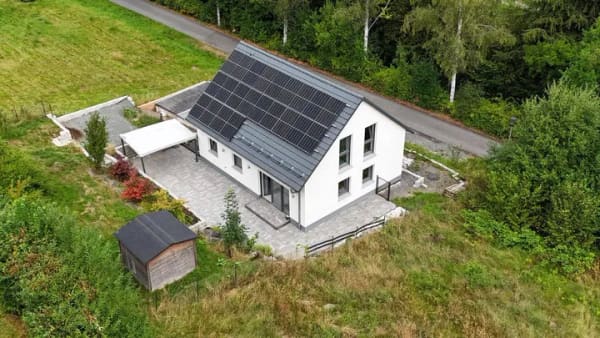 Immobilie in Ködnitz - Modernes Energiesparhaus (Bj. 2020) mit XL-Sonnenterrasse & Photovoltaik in idyllischer Lage von 95361 Ködnitz-Ebersbach - Bild 0