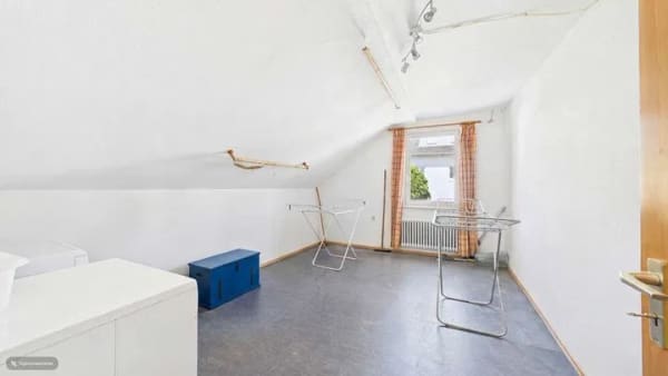 Immobilie in Roth - Attraktives Entwicklungsgrundstück mit Bestandsdoppelhaushälft - Bild 3