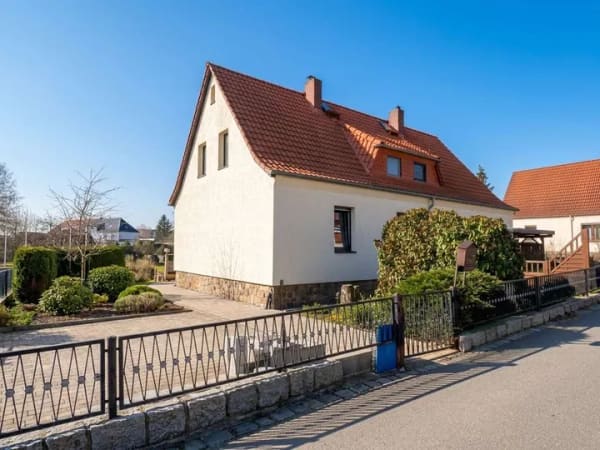 Immobilie in Reinsdorf - Klein, fein, mein - modernisiertes Wohnglück mit Garten und Terrasse - Bild 0