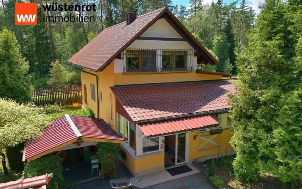 Immobilie in Ebermannsdorf - Einfamilienhaus mit Garten und Nebengebäuden – ideal für Individualisten und Naturliebhaber - Bild 0