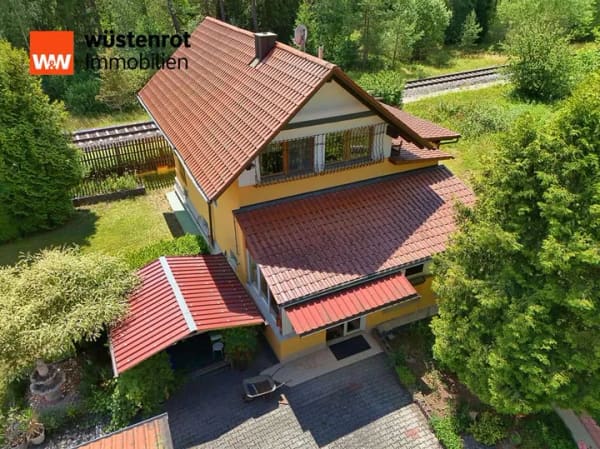 Immobilie in Ebermannsdorf - Einfamilienhaus mit Garten und Nebengebäuden – ideal für Individualisten und Naturliebhaber - Bild 1