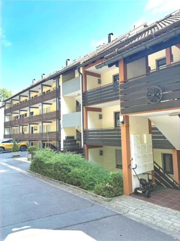 Immobilie in Immenreuth - Sonnige Erdgeschosswohnung mit großer Terrasse – klein im Format, groß in den Möglichkeiten - Bild 0