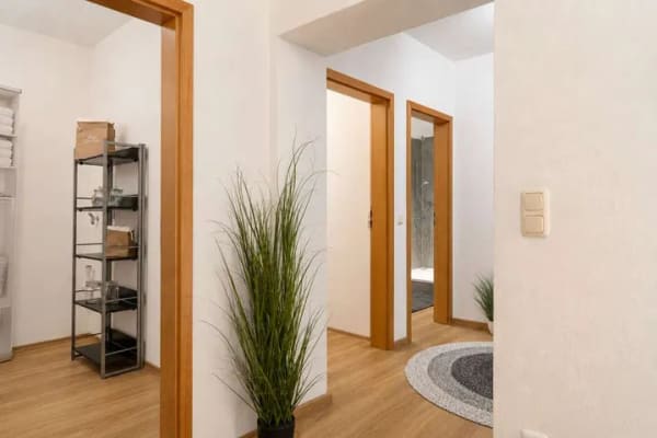 Immobilie in Schleching - *DIREKT VERLIEBT* Großzügige renovierte 2-Zimmer Wohnung in absolut ruhiger Wohngegend - Bild 3