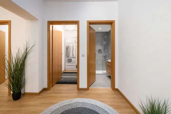 Immobilie in Schleching - *DIREKT VERLIEBT* Großzügige renovierte 2-Zimmer Wohnung in absolut ruhiger Wohngegend - Bild 4
