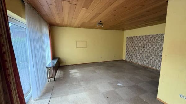 Immobilie in Varel - Solides Einfamilienhaus in beliebter Lage von Varel-Obenstrohe - Bild 4
