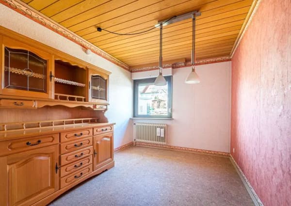Immobilie in Gemünden am Main - ++Freistehendes EFH in Adelsberg zvk., 121qm Wfl., 718m² Grd., BJ 1974++ - Bild 3