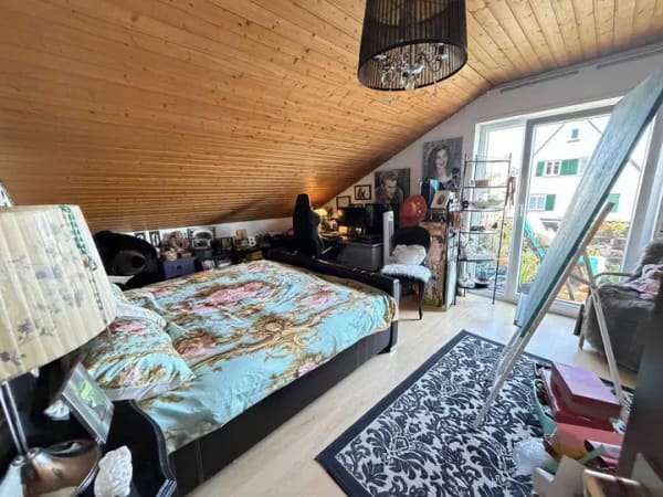 Immobilie in Hirschberg an der Bergstraße - Geräumige 2-Zimmer-Dachgeschosswohnung mit großem Balkon und Doppelparker in ruhiger Wohnlage - Bild 2