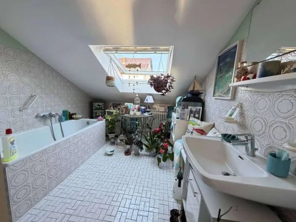 Immobilie in Hirschberg an der Bergstraße - Geräumige 2-Zimmer-Dachgeschosswohnung mit großem Balkon und Doppelparker in ruhiger Wohnlage - Bild 4