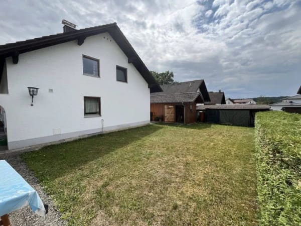 Immobilie in Rattiszell - Ohne Wartezeit: Flexibles Zweifamilienhaus auf dem Land - bereit für den Einzug - Bild 3
