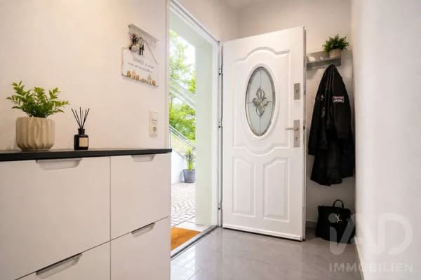 Immobilie in Berg - 2-Zimmer Wohnung mit dem extra Charme – modernisiert und wertbeständig - Bild 2
