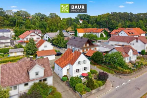 Immobilie in Rot an der Rot - 360°| Charmantes Einfamilienhaus mit liebevoll angelegtem Garten - Bild 2