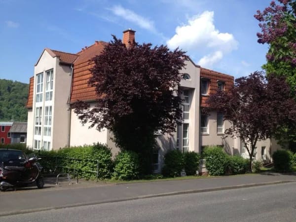 Immobilie in Marburg - Kompakt, gepflegt und bestens gelegen - 1-Zi.-Appartement am Marburger Ortenberg - Bild 1