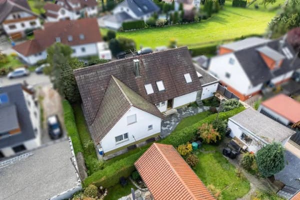 Immobilie in Geislingen - Lichtdurchflutetes 1-2 Familienhaus in Top-Lage - Bild 2