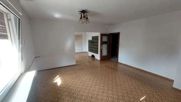 Immobilie in Mömbris - Großzügiges Zweifamilienhaus mit viel Potenzial - 
Ideal für talentierte Handwerker - Bild 4