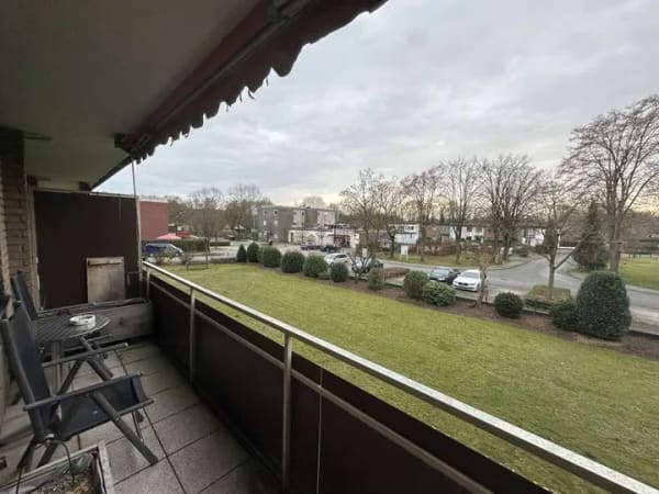 Immobilie in Verl - Preissenkung! Renovierte 2-Zi-Wohnung mit Balkon, Kellerraum, PKW-Stellplatz in Verl zu verkaufen - Bild 2