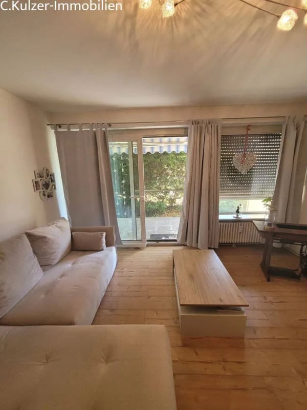 Immobilie in Grenzach-Wyhlen - Schöne gepflegte, 2,5- bis 3-Zimmer ETW mit Terrasse, TG-Stellplatz in Grenzach-Wyhlen - Bild 2