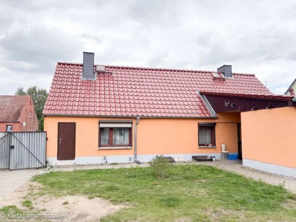 Immobilie in Wittstock/Dosse - Bauernhaus mit Nebengebäuden und großem Grundstück in Wittstock/Dosse OT Dossow - Bild 1
