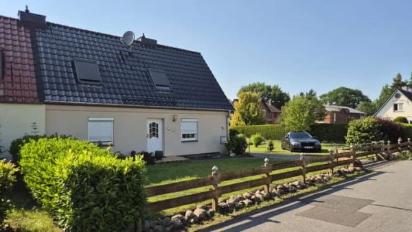 Immobilie in Wrist - Familientraum mit XXL-Garten! Gepflegte Doppelhaushälfte mit Doppelgarage (von privat) - Bild 1