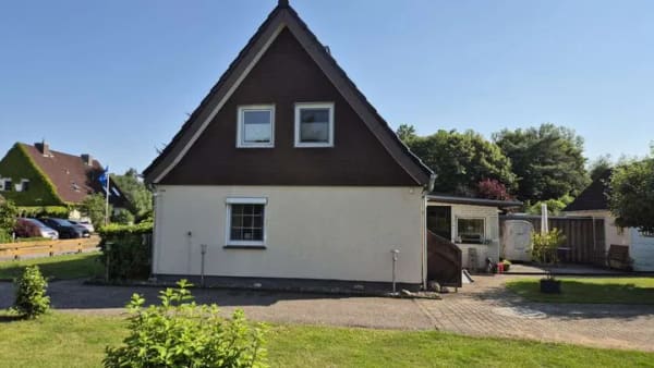 Immobilie in Wrist - Familientraum mit XXL-Garten! Gepflegte Doppelhaushälfte mit Doppelgarage (von privat) - Bild 2