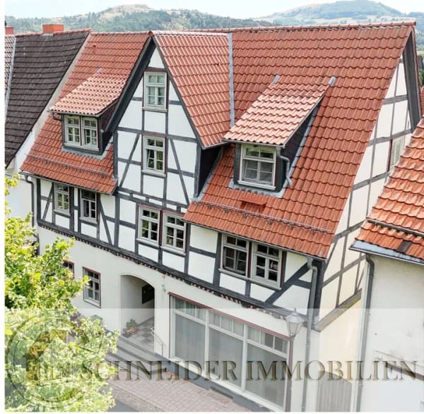 Immobilie in Zierenberg - Modernes Wohnen im historischen Ambiente – teilbar, Balkon, Innenhof, ökologisch saniert mitten im Stadtkern! - Bild 0