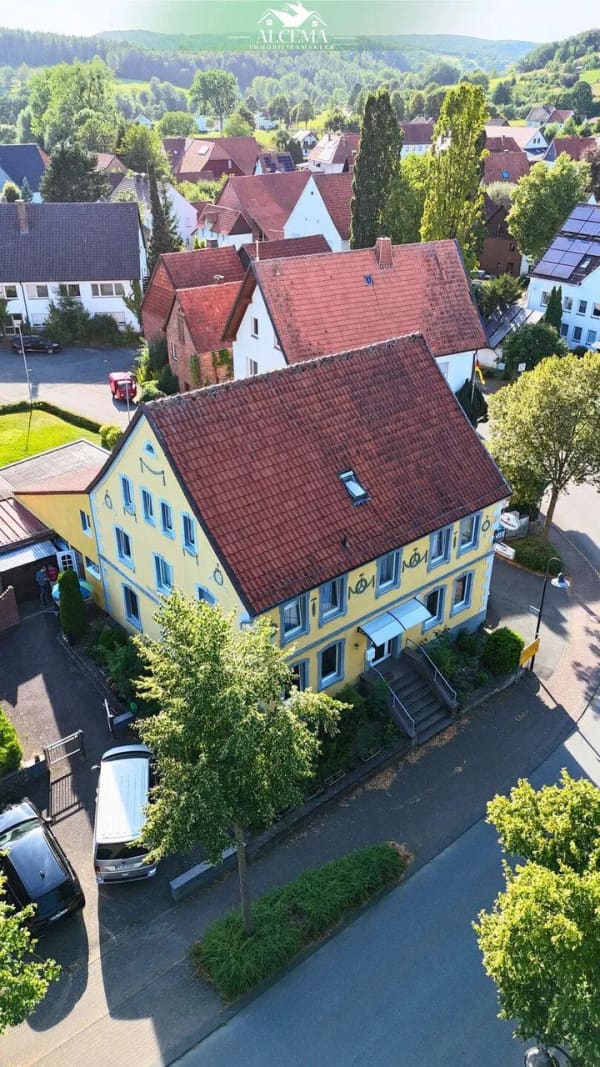 Immobilie in Bad Driburg - Attraktive Immobilie mit Gastronomie, Wohnbereich und vielseitigen Nutzungsmöglichkeiten - Bild 1