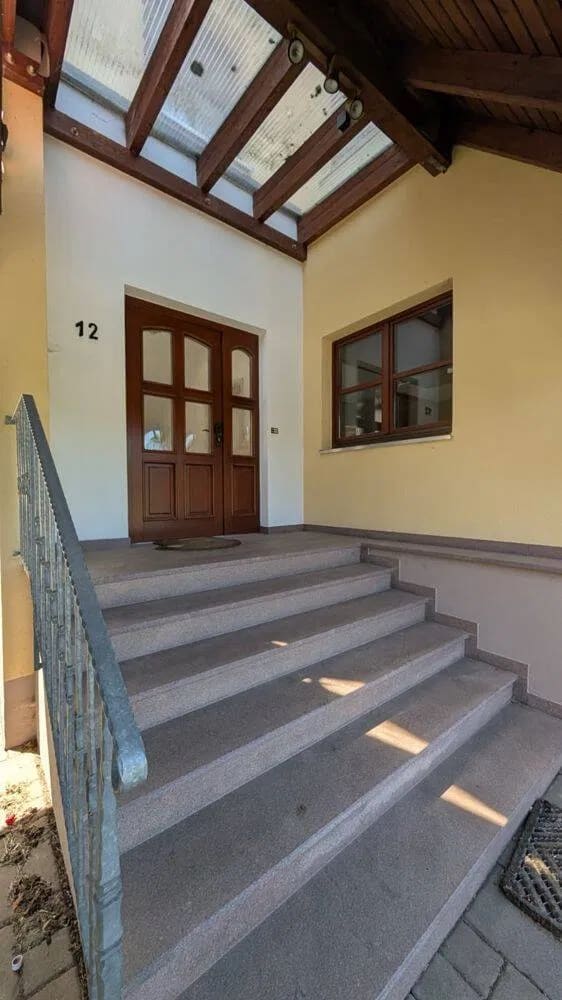 Immobilie in Mistelgau - Zwei Wohneinheiten oder Einfamilienhaus - Wohnhaus mit Garage, Carport und Garten! - Bild 2