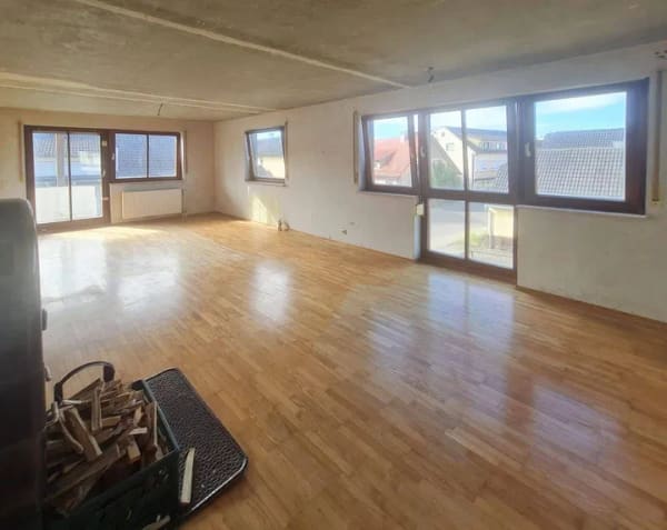 Immobilie in Bischweier - Wohnung  /  sofort frei mit Garagen- und Außenstallplatz  - Bild 2