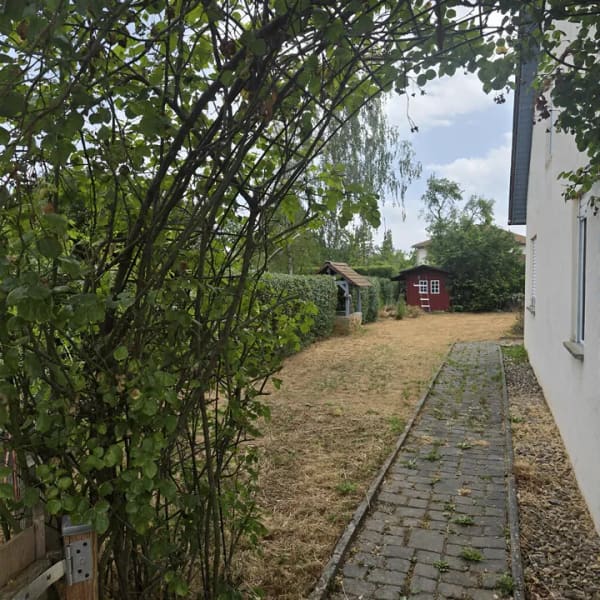 Immobilie in Iphofen - Großzügiges Einfamilienhaus auf 919 m² großem Grundstück in ruhiger Lage  - Bild 1